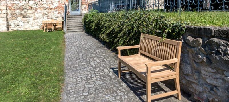 Gartenbank Artemis mit Armlehnen  Teakholz in versch. Größen – Bild 2