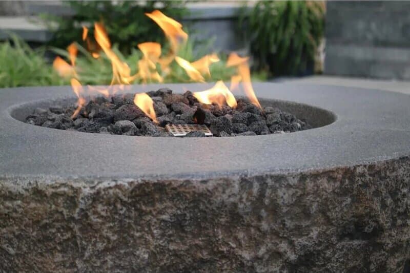 Elementi Gasfeuerstelle Vesuv in Basalt-Optik – Detailansicht 5 (Feuertische)